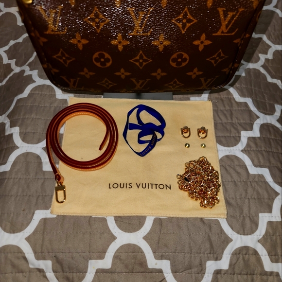 Louis Vuitton Pochette Accessories Purse DATE STAMPED AR0010 w/COA - Picture 16 of 16